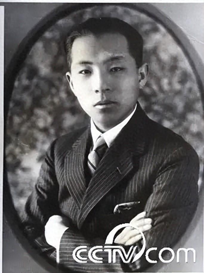 张学良送蒋介石回南京是幼稚？毛主席道破天机：不去，内战停不了